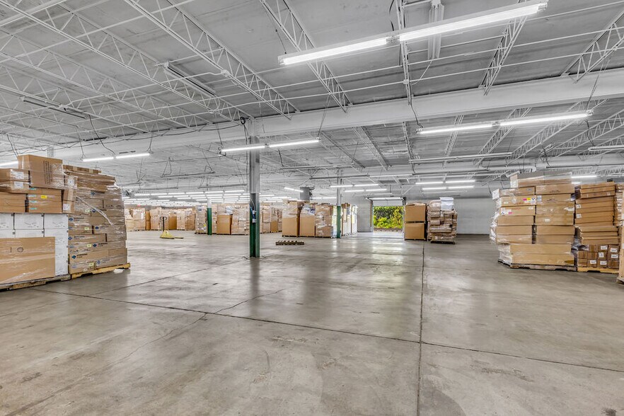 More Photos Of 620 E Weber Rd, Columbus Warehouse For Lease