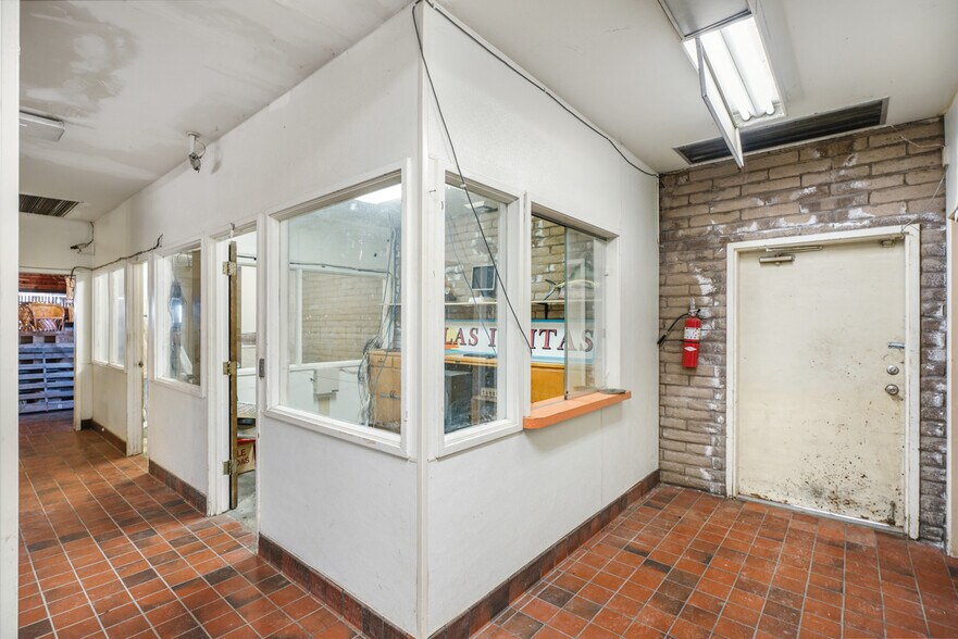 More Photos Of 4070 Country Rd 89, Dunnigan Restaurant For Sale