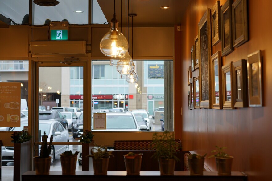 More Photos Of 28 S Unionville Av, Markham Storefront Retail Office For Sale