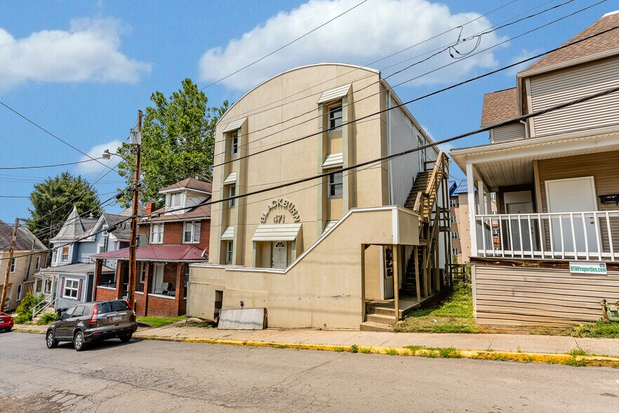 Primary Photo Of 471 Dallas St, Morgantown Apartments For Sale