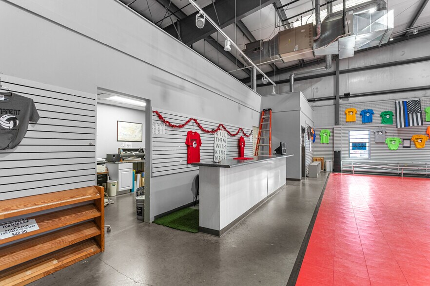 More Photos Of 2233 W Hanford Rd, Burlington Freestanding For Sale