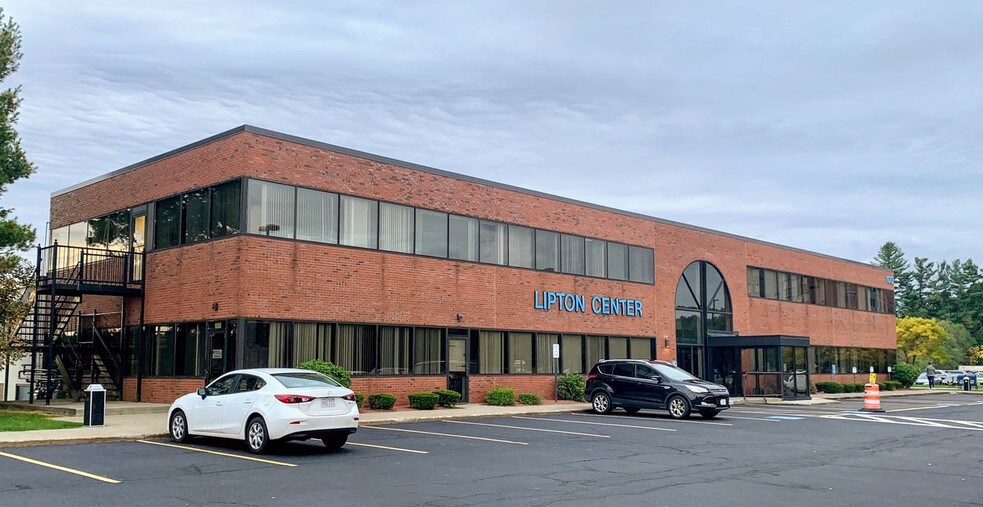 More Photos Of 100 Erdman Way, Leominster Medical For Lease