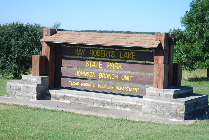 More Photos Of 6444 E Lone Oak Rd, Valley View Storefront Retail Office For Sale