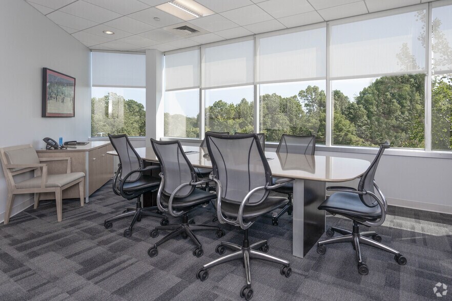 More Photos Of 50 Jericho Quadrangle, Jericho Office For Lease