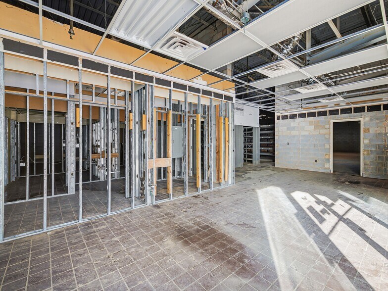 More Photos Of 840 Riverside Dr, Asheville Warehouse For Sale