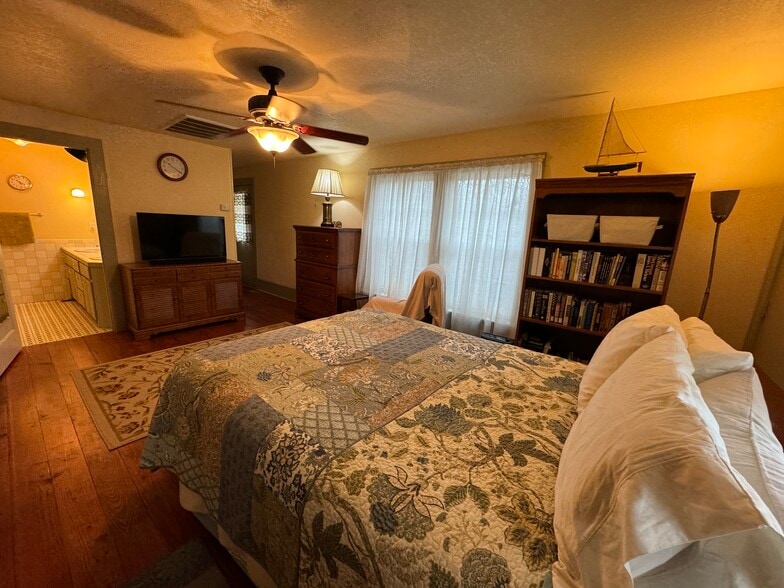 More Photos Of 224 W Chickasaw St, Tahlequah Hospitality For Sale