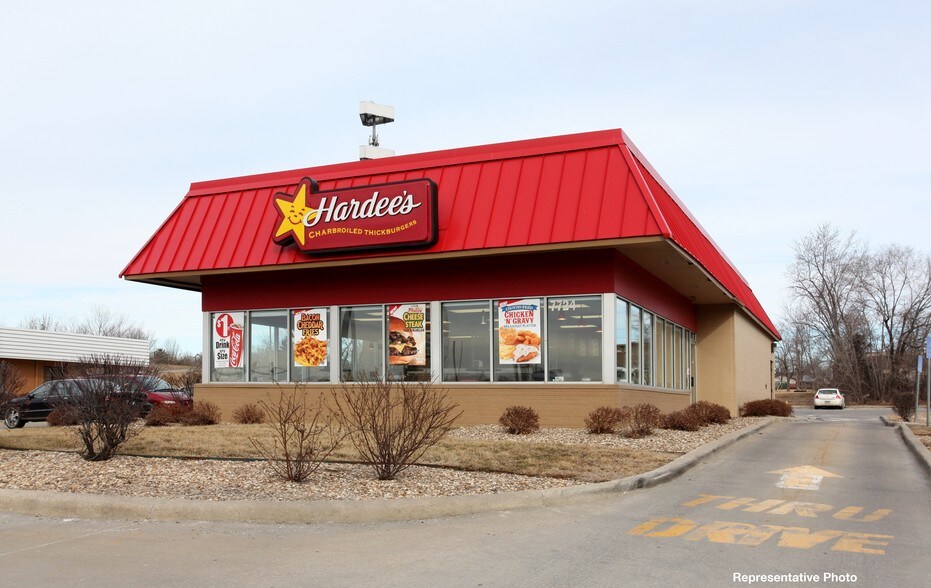 Primary Photo Of 600 W Jefferson St, Springfield Fast Food For Sale