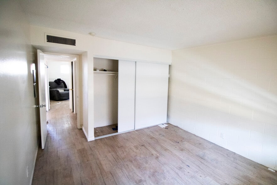 More Photos Of 5286 E Tropicana Ave, Las Vegas Apartments For Sale