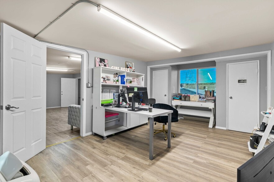 More Photos Of 11686 Sheldon St, Sun Valley Warehouse For Lease