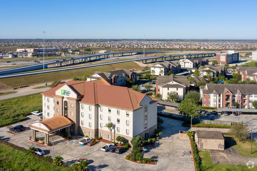More Photos Of 2440 Gulf Fwy, Texas City Hotel For Sale