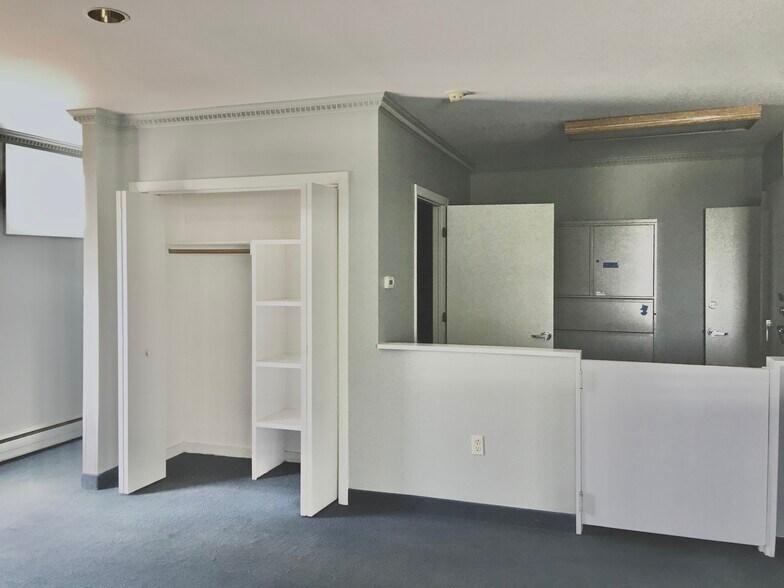 More Photos Of 630 Highland Ave, Waterbury Storefront Retail Residential For Lease