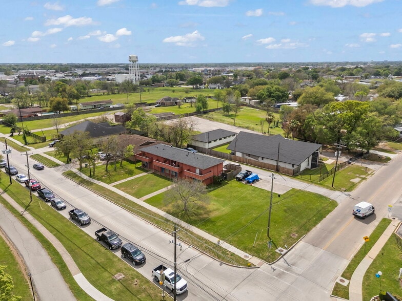 More Photos Of 2816 Lafferty Rd, Pasadena Apartments For Sale