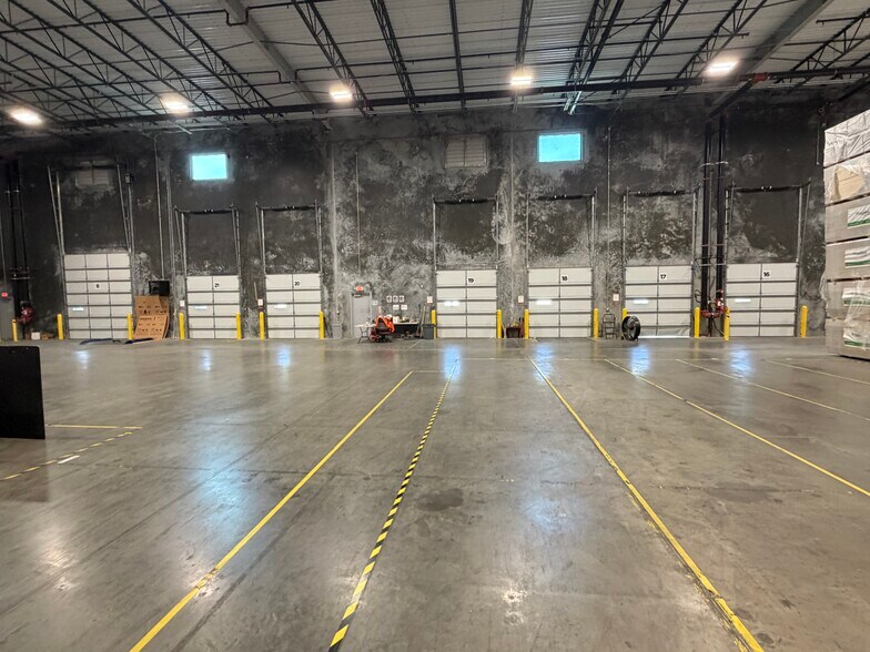 More Photos Of 168 Portside Park Dr, Summerville Distribution For Lease
