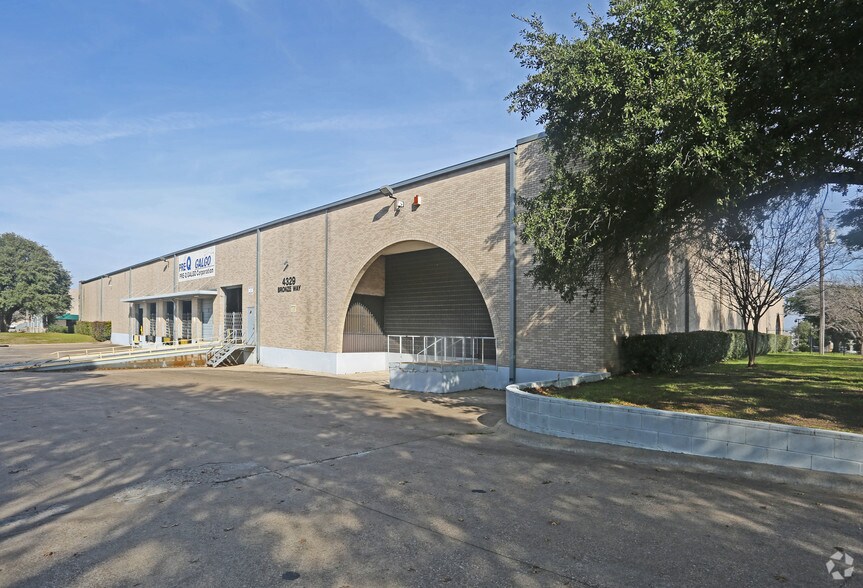 Primary Photo Of 4301-4311 Shilling Way, Dallas Distribution For Lease