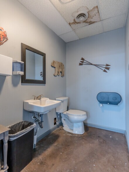 More Photos Of 400 Interchange Rd, Lehighton Freestanding For Sale