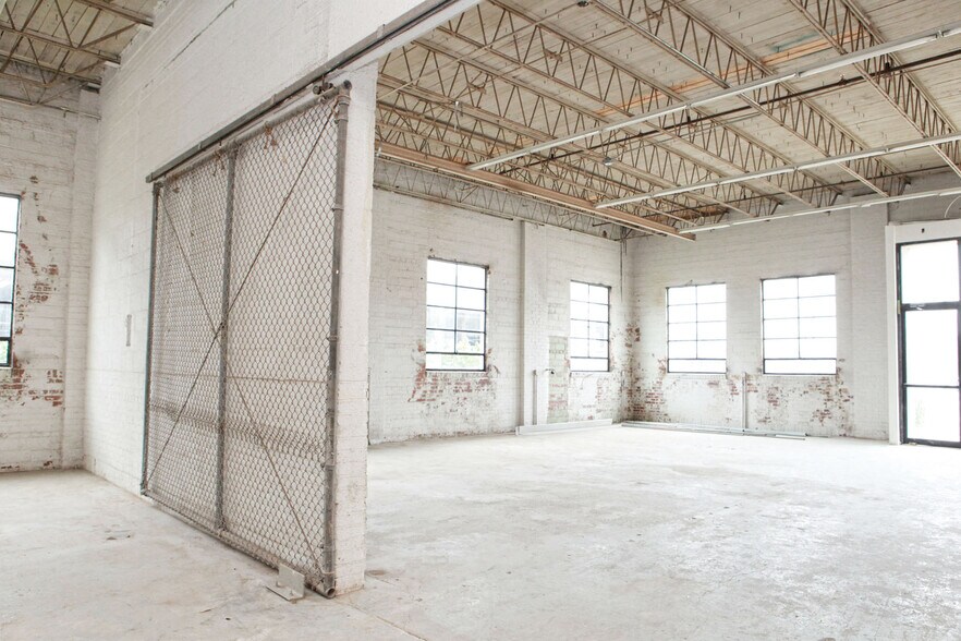 More Photos Of 222 S Kenosha Ave, Tulsa Storefront Retail Office For Lease