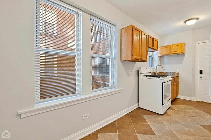 More Photos Of 7150-52 S Cornell Ave, Chicago Apartments For Sale