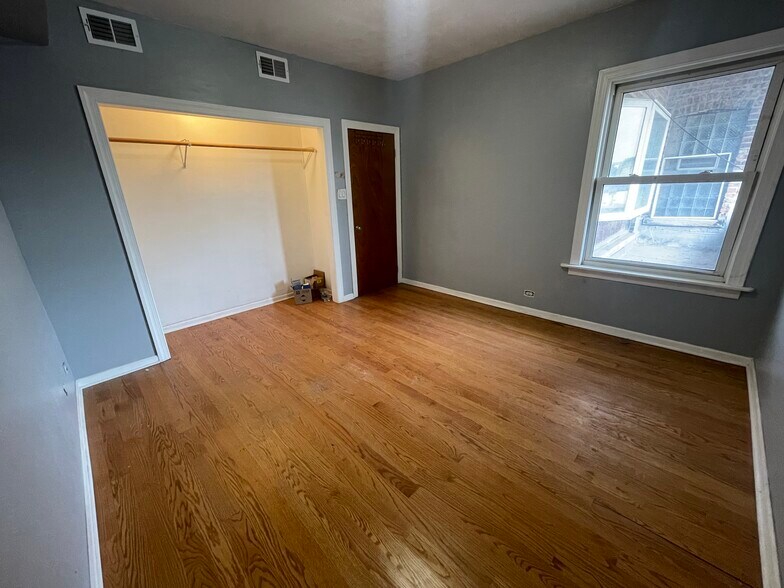 More Photos Of 1745 N Cicero Ave, Chicago Freestanding For Sale