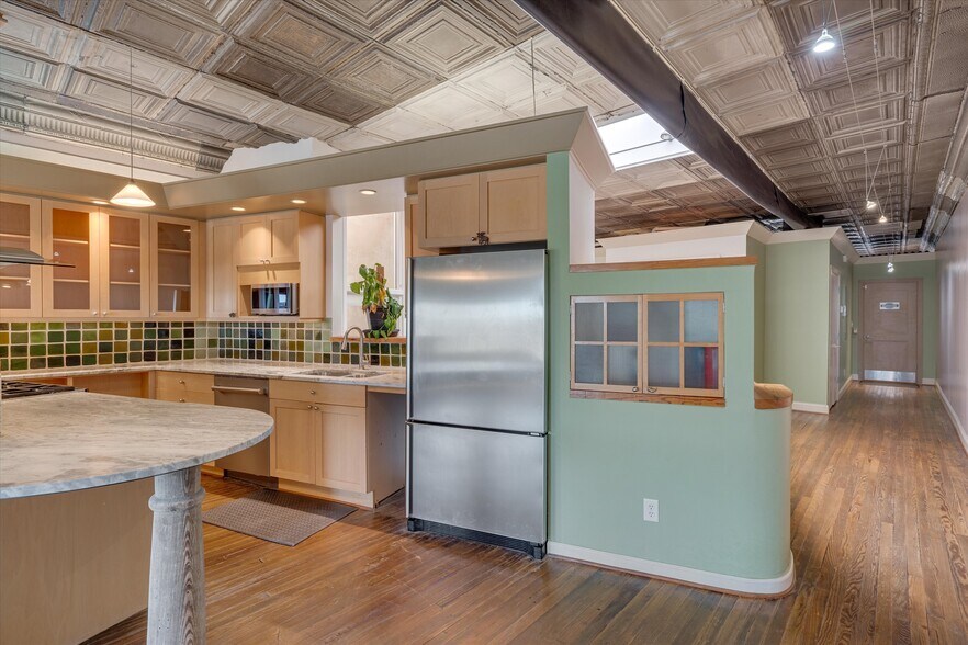 More Photos Of 329 W Main St, Durham Office For Lease