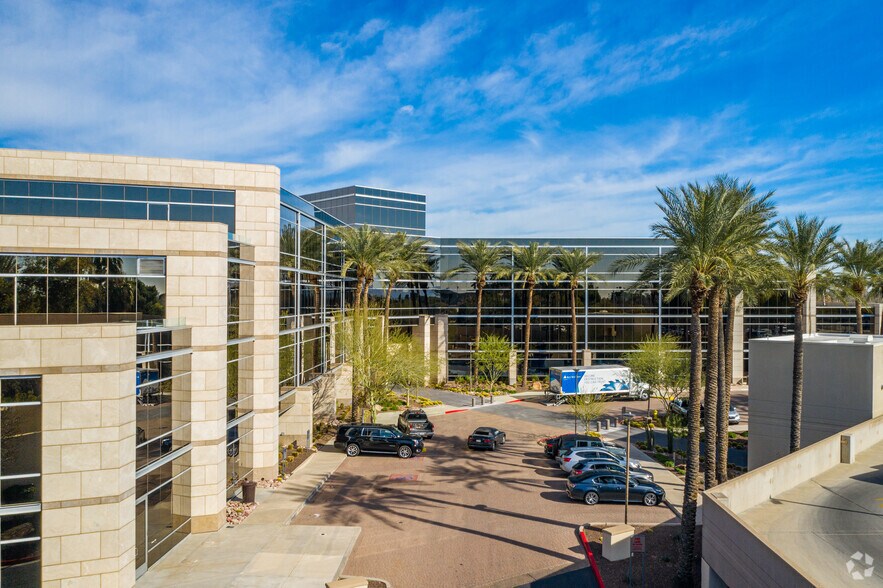 More Photos Of 3131 E Camelback Rd, Phoenix Office For Lease