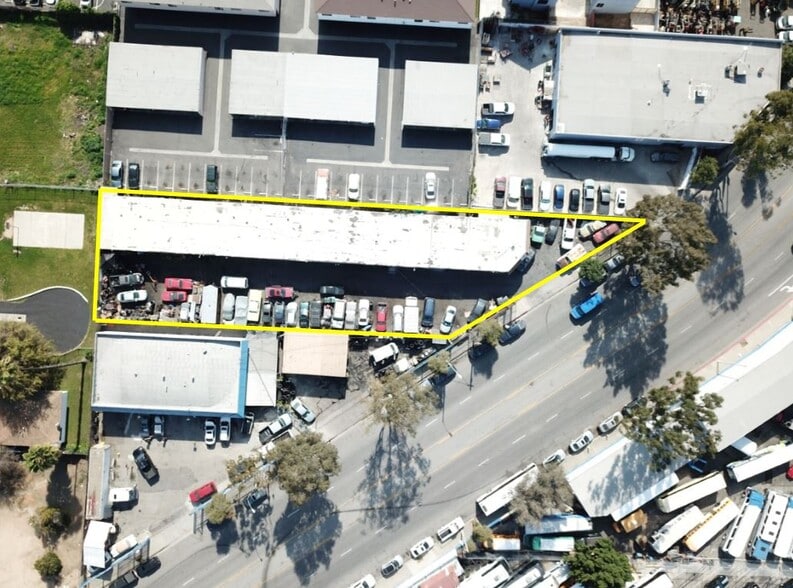 More Photos Of 530 Montebello Way, Montebello Showroom For Lease