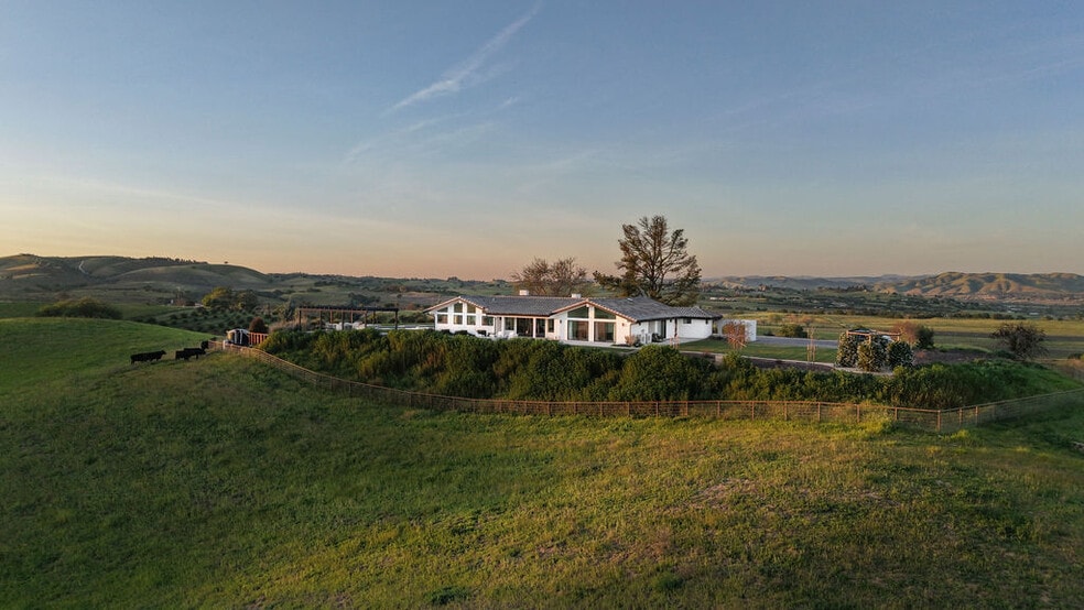 More Photos Of 35 Wellsona Rd, Paso Robles Specialty For Sale