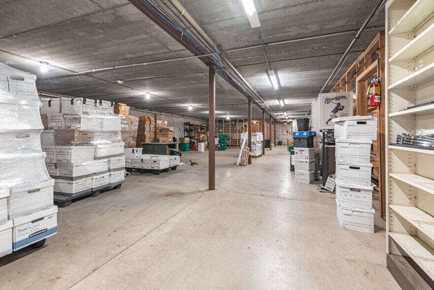 More Photos Of 802 Broadway, Wisconsin Dells Storefront Retail Office For Sale