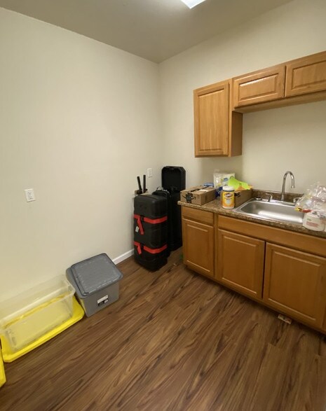 More Photos Of 144 Lincoln Place Ct, Belleville Medical For Sale