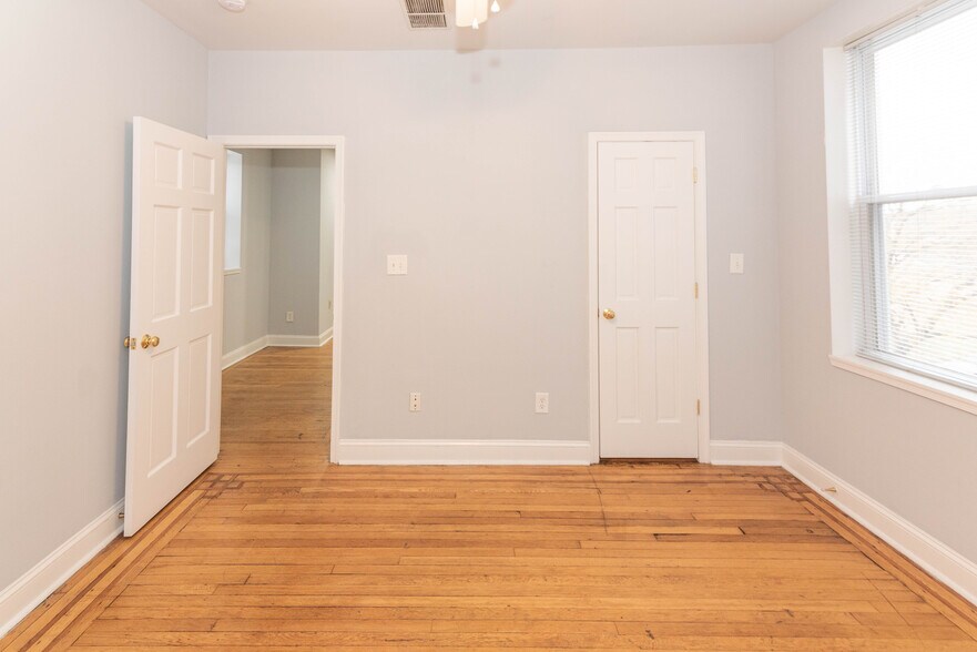 More Photos Of 2445 Lakeview Ave, Baltimore Apartments For Sale