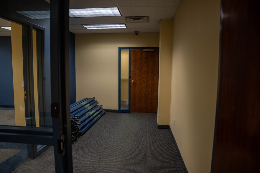 More Photos Of 441 New Karner Rd, Albany Office For Lease