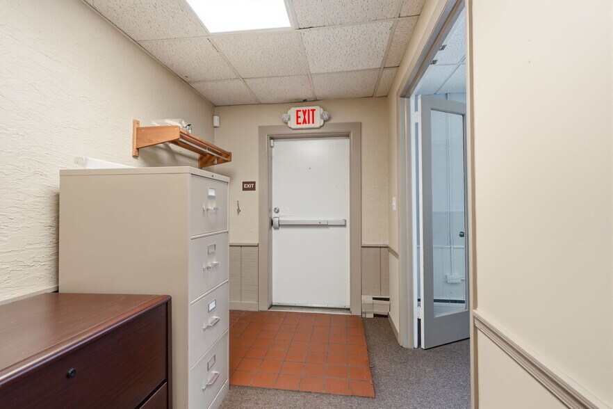More Photos Of 3157 Mechanicsville Rd, Eddington Medical For Sale