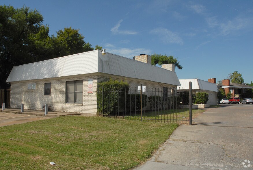 Primary Photo Of 8100 Leonora St, Houston Apartments For Sale