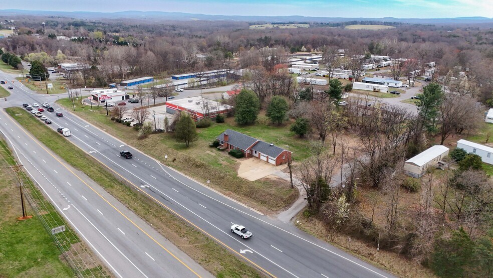 More Photos Of 1001 E Lynchburg Salem Tpke, Bedford Office For Sale