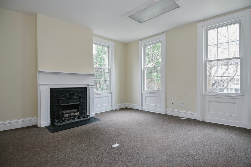 More Photos Of 93-97 Broad St, Middletown Office For Sale