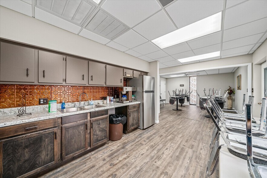 More Photos Of 16000 TN-111 Rt, Spencer Office For Sale