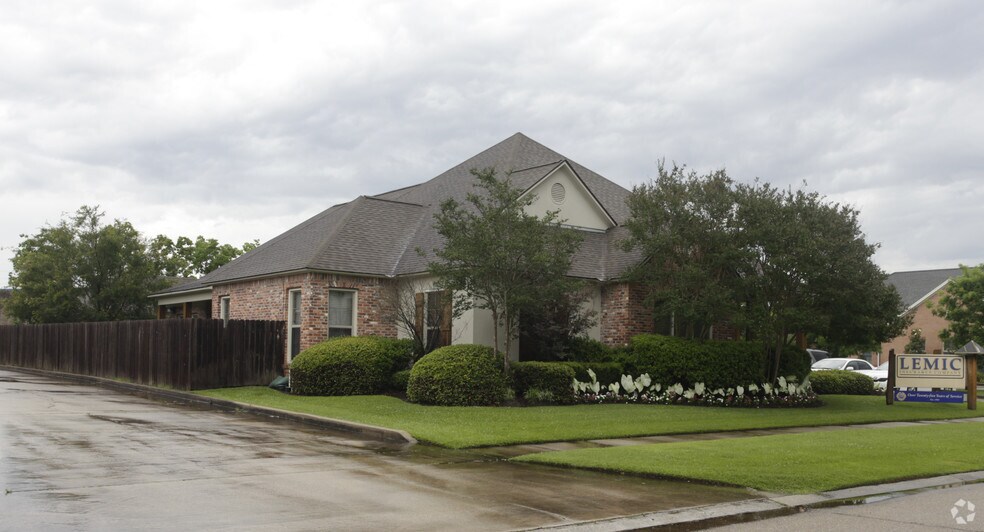 More Photos Of 9543 Fenway Ave, Baton Rouge Office For Sale