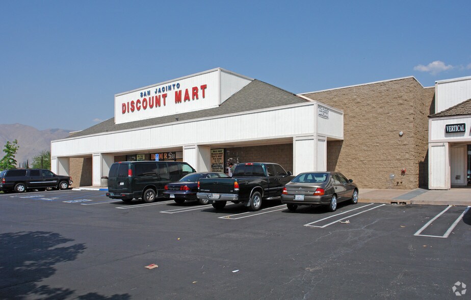 More Photos Of 1451-1469 S San Jacinto Ave, San Jacinto Restaurant For Lease