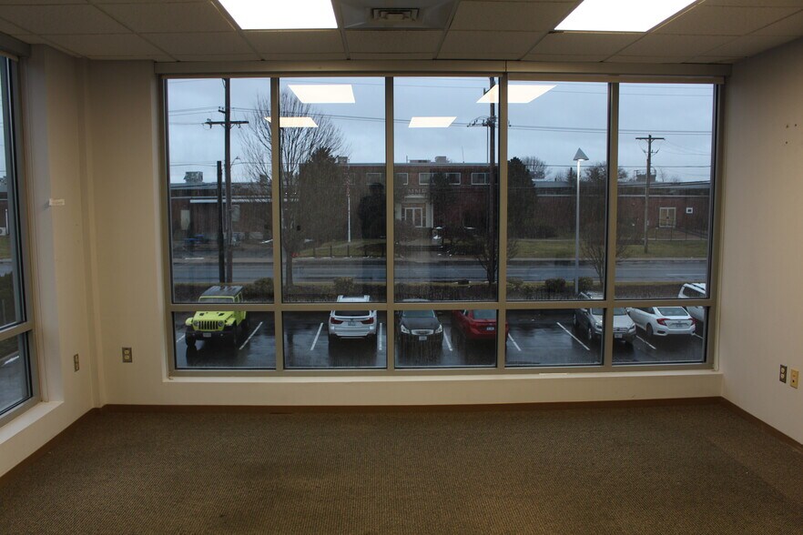 More Photos Of 931 Jefferson Blvd, Warwick Office For Sale