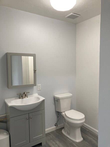 More Photos Of 3306 4th St NW, Albuquerque Unknown For Lease
