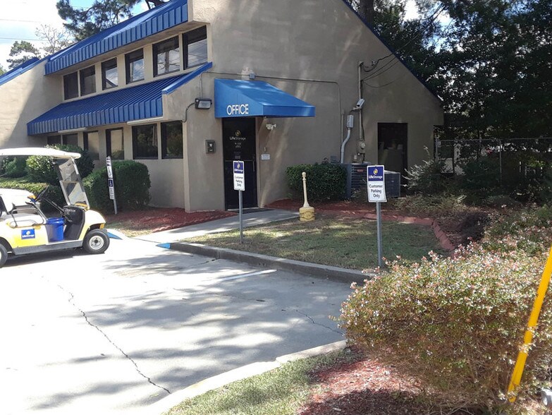 More Photos Of 7403 Parklane Rd, Columbia Self Storage For Lease