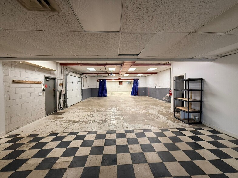 More Photos Of 1525 Parkway Ave, Trenton Manufacturing For Lease