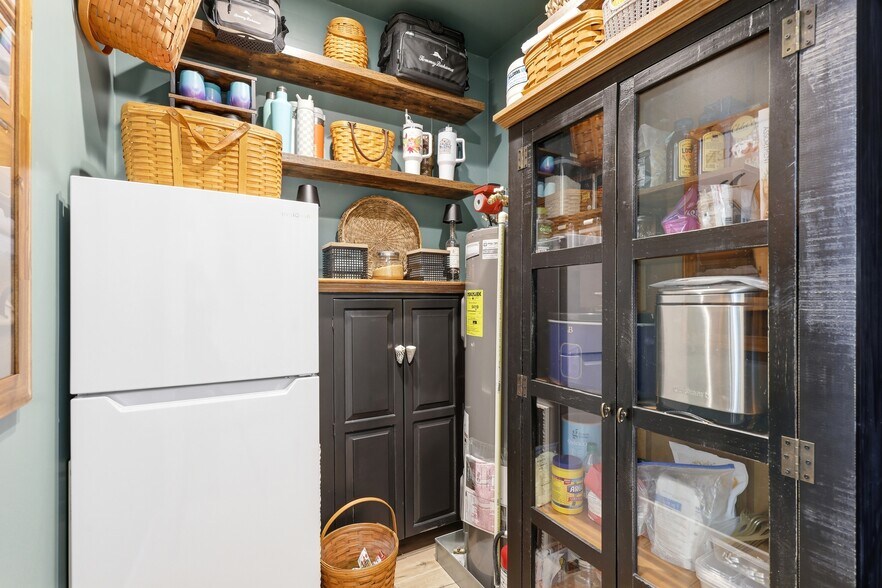 More Photos Of 840 Myrtle Ter, Naples Freestanding For Sale