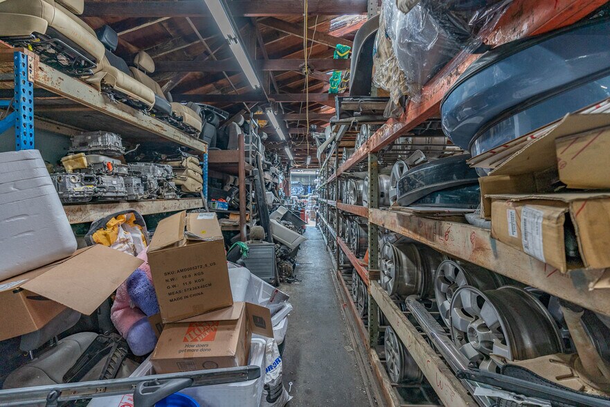 More Photos Of 11540 Hart St, North Hollywood Warehouse For Sale