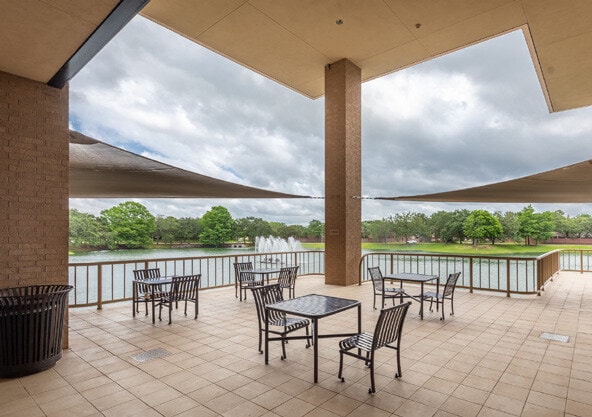 More Photos Of 14141 Southwest Fwy, Sugar Land Office For Lease