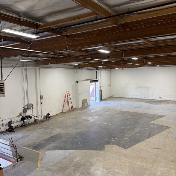 More Photos Of 8621 Hayden Pl, Culver City Light Manufacturing For Sale