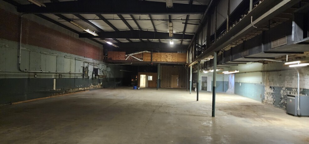 More Photos Of 203 Adams St, Burlington Warehouse For Sale