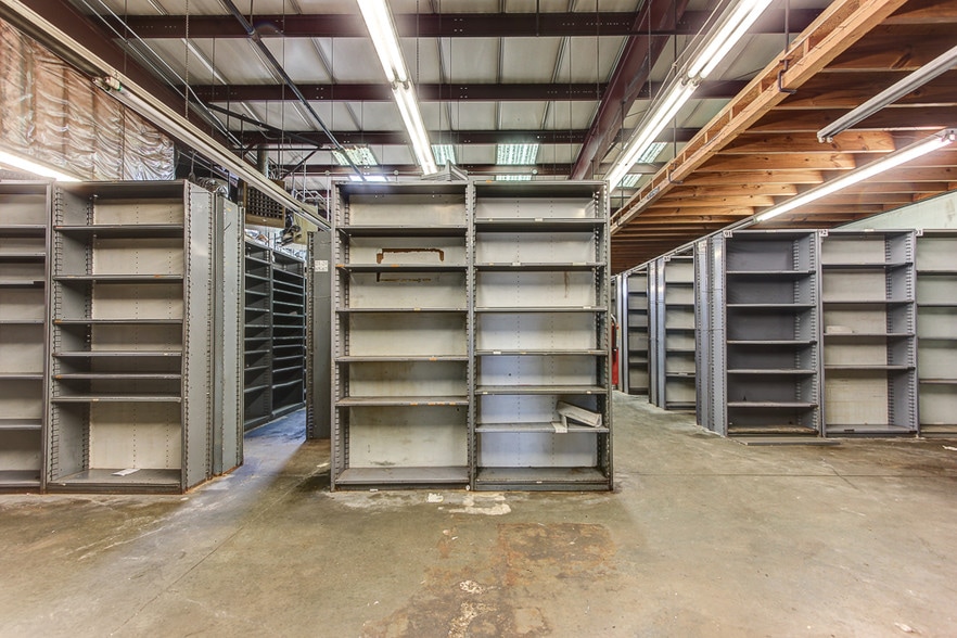 More Photos Of 709 New Franklin Rd, Lagrange Freestanding For Lease