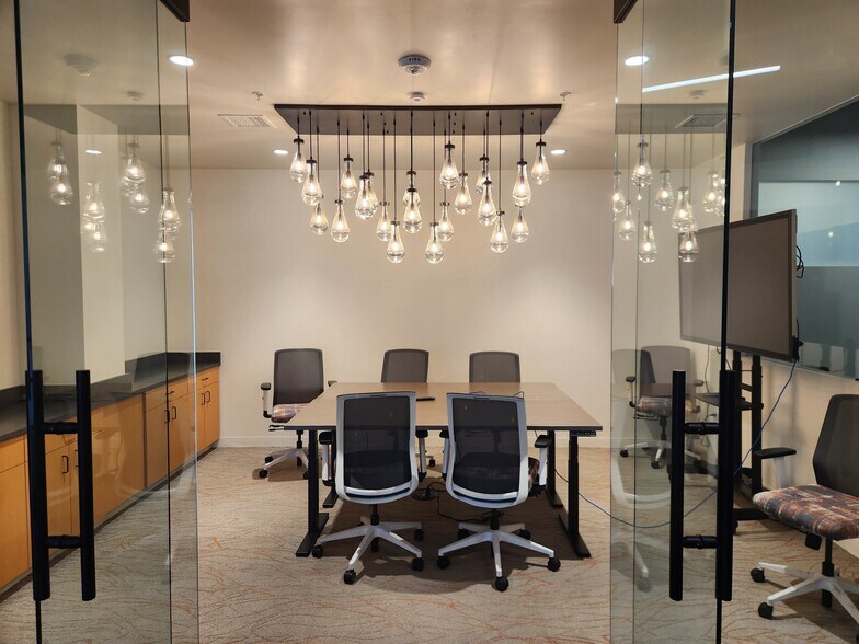 More Photos Of 275 W 3rd St, Vancouver Office Residential For Lease