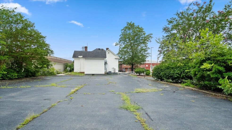 More Photos Of 109 Gilliam St, Oxford Medical For Lease