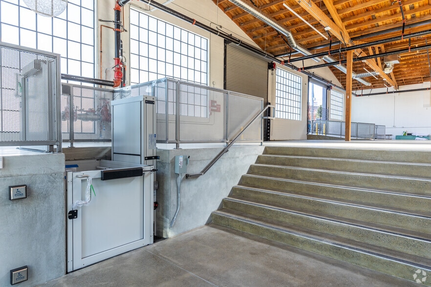 More Photos Of 2435-2445 16th St, San Francisco Service For Lease